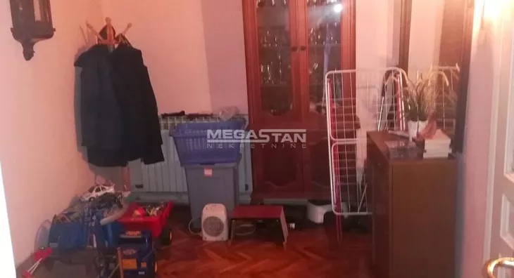 Petoiposoban stan | 4zida