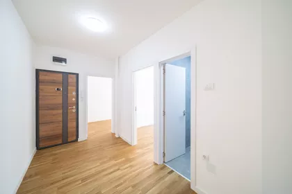 Ustanička 204 | 4zida.rs