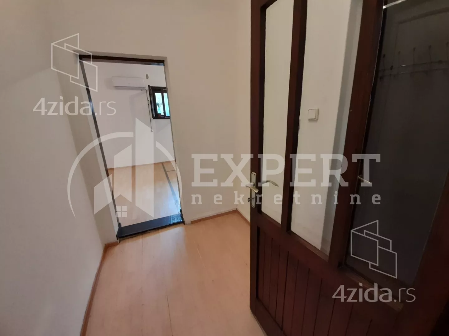 Lokal | 4zida