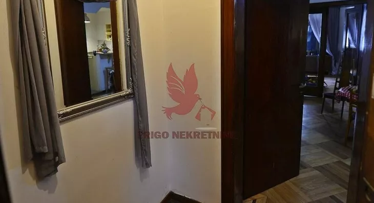 Četvoroiposoban stan | 4zida