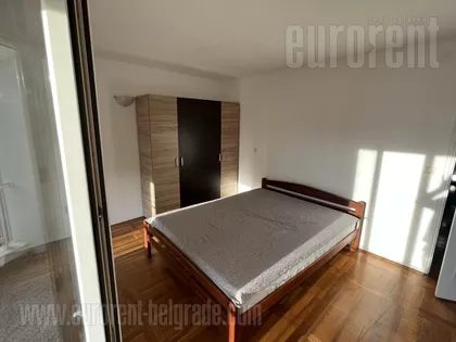 DEDINJE BELI DVOR | 4zida.rs