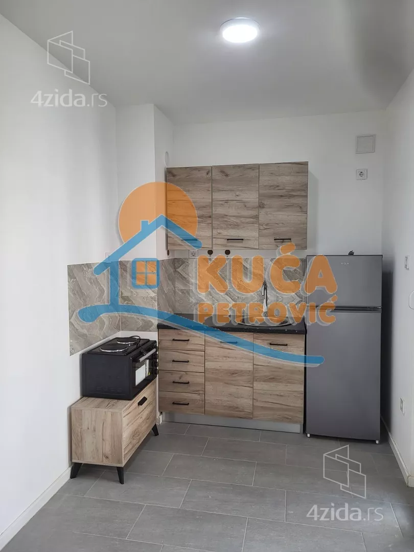 Lokal | 4zida