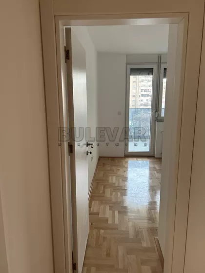 Cara Dušana | 4zida.rs