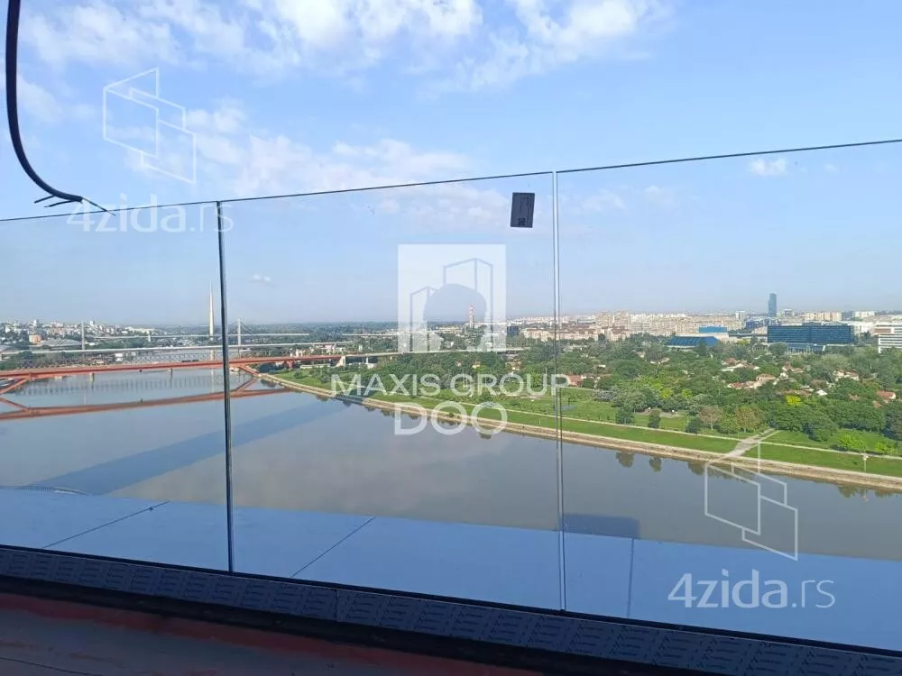 Četvoroiposoban stan | 4zida