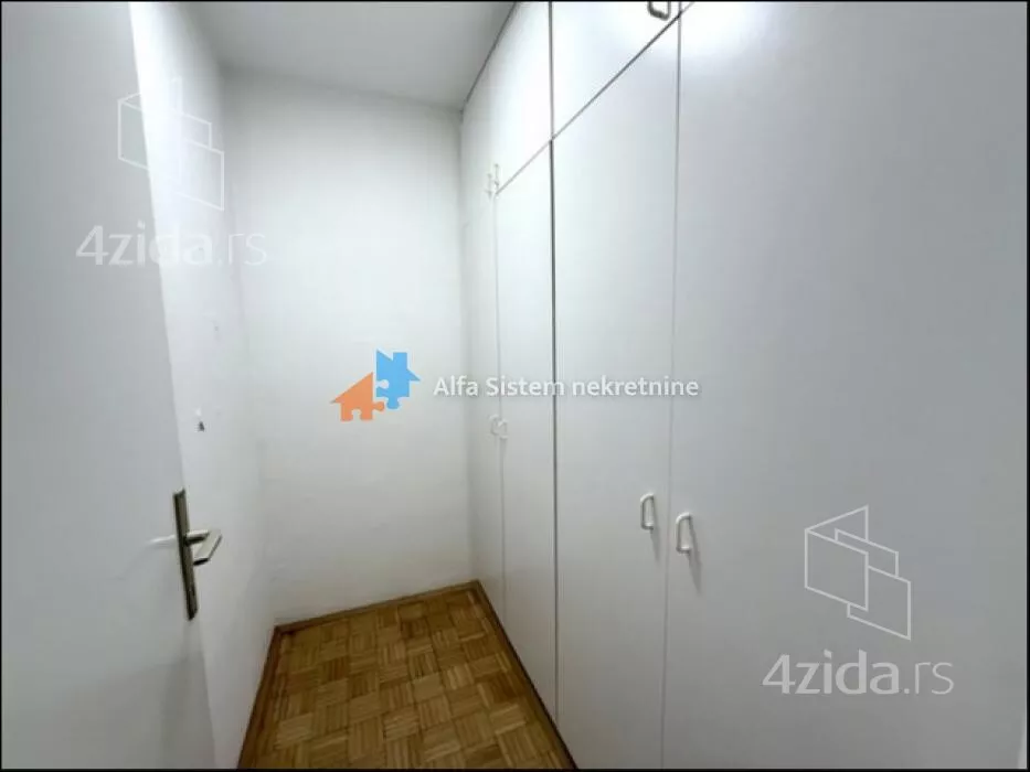 Petosoban stan | 4zida