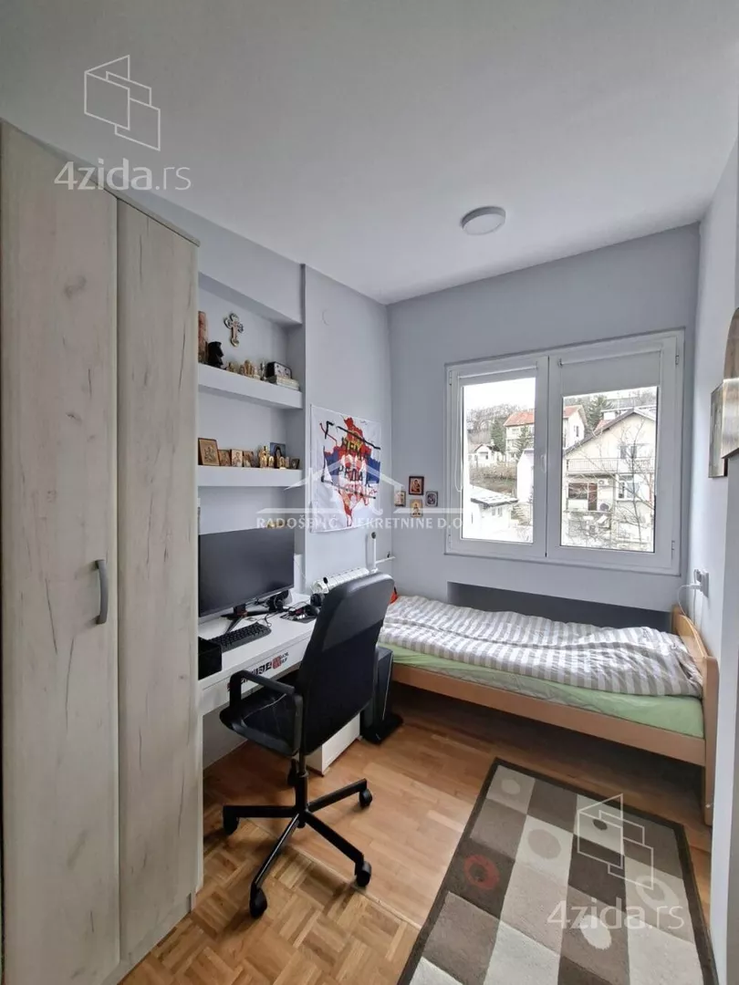 Troiposoban stan | 4zida