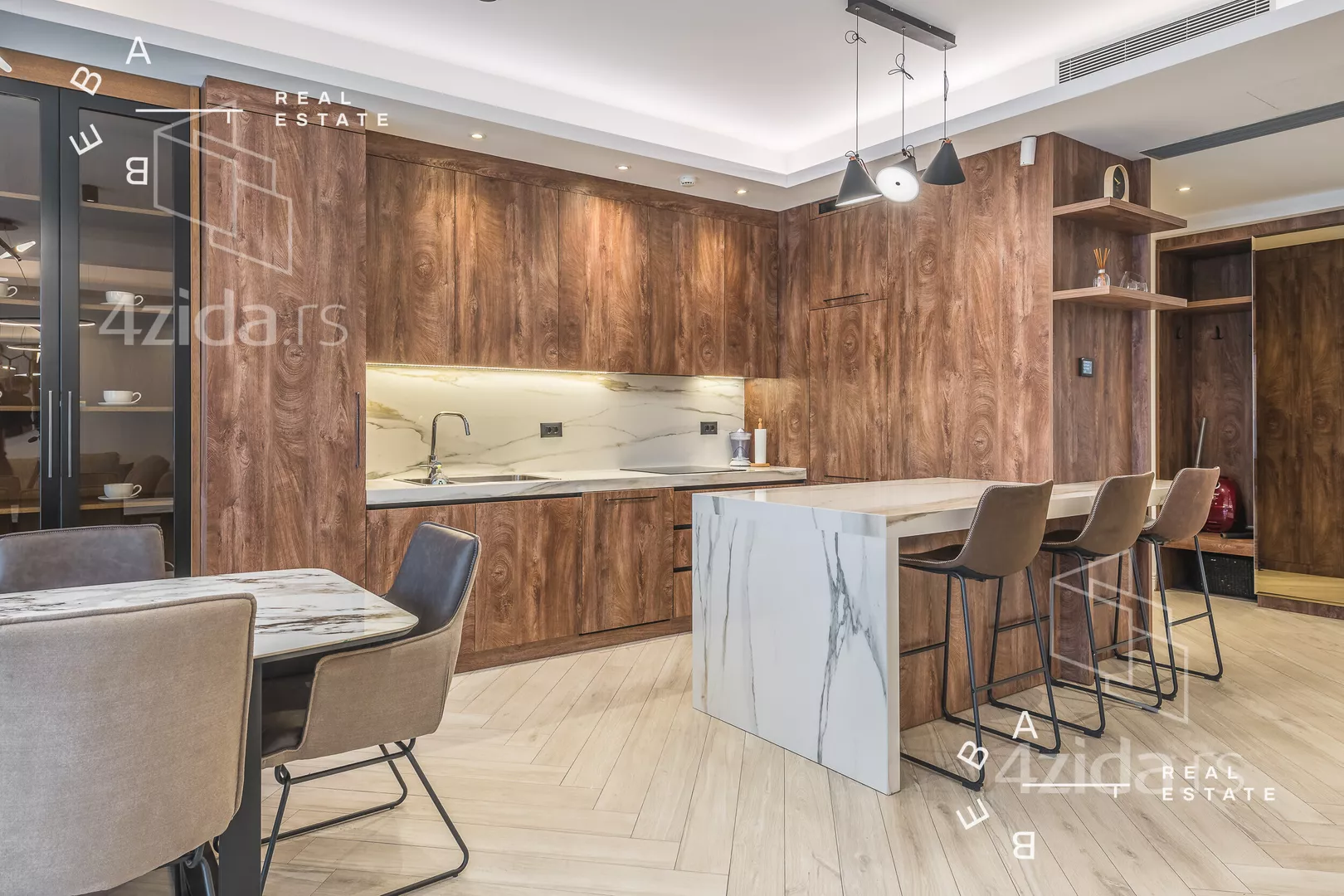 Četvorosoban stan | 4zida