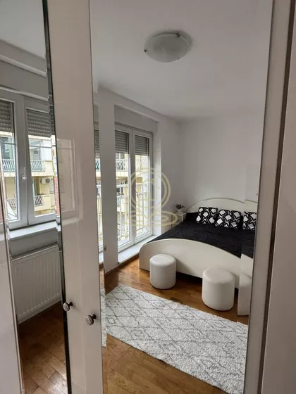 Petra Drapšina | 4zida.rs