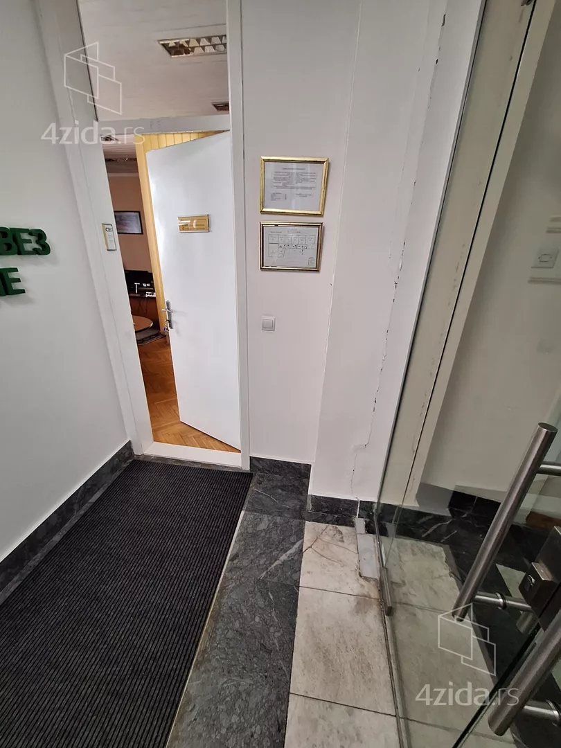 Poslovni prostor | 4zida