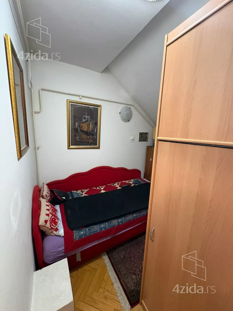 Troiposoban stan | 4zida