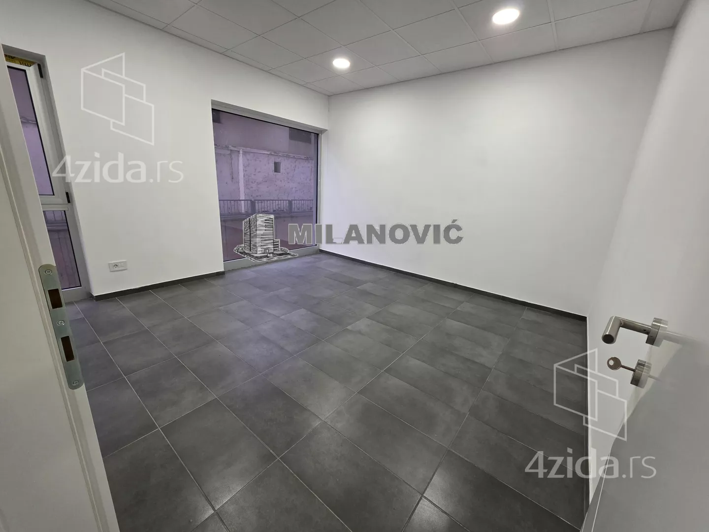 Poslovni prostor | 4zida