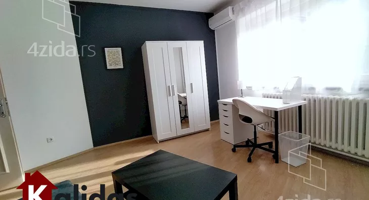 Četvoroiposoban stan | 4zida