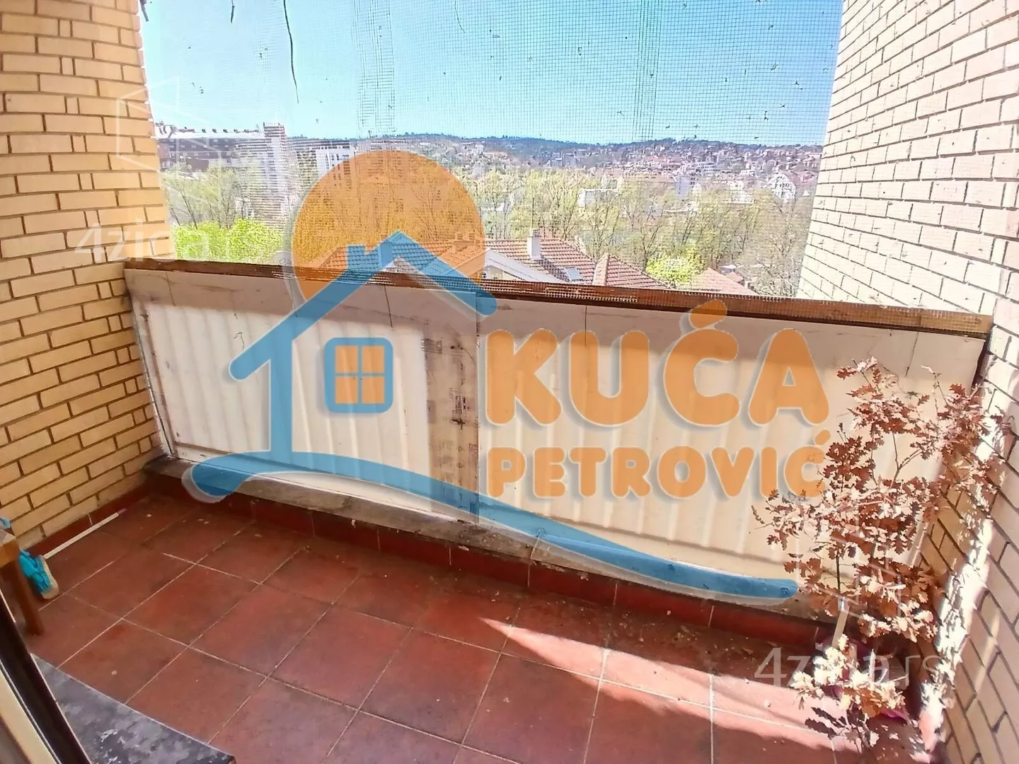 Troiposoban stan | 4zida