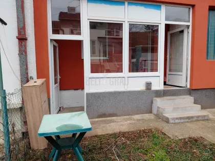 Petlovo Brdo | 4zida.rs