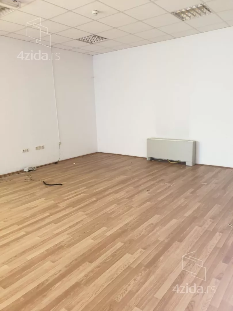 Poslovna zgrada | 4zida