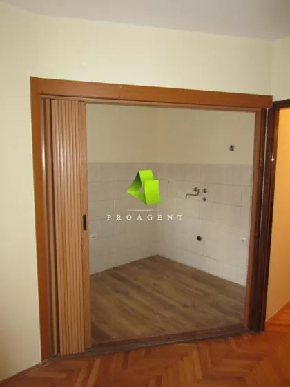 Crveni Pevac | 4zida.rs