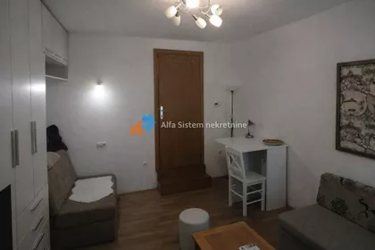 Crveni Krst Vračar | 4zida.rs