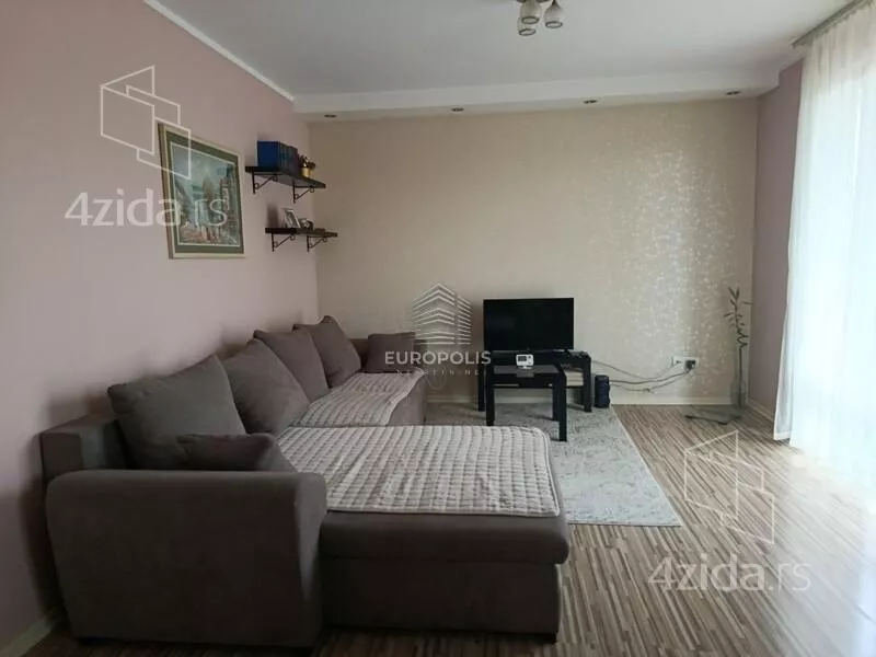 5-etažna kuća | 4zida