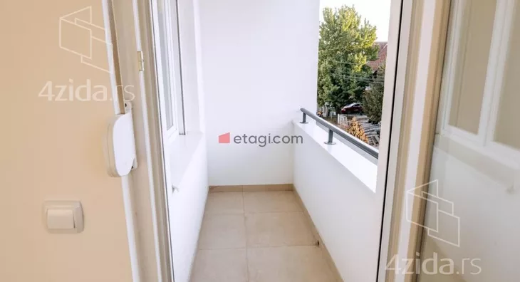 Sedmosoban stan | 4zida