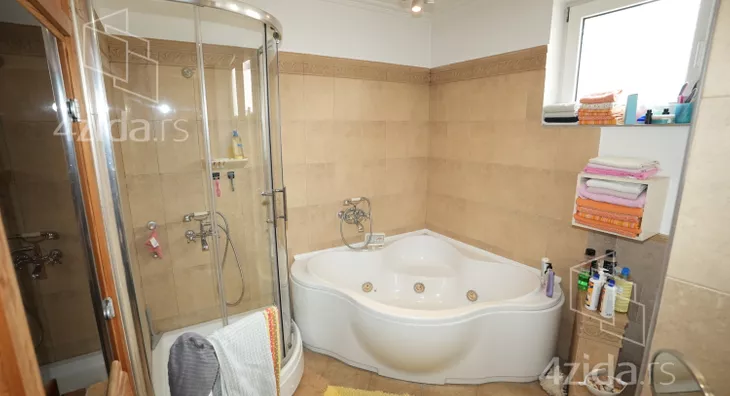 4-etažna kuća | 4zida