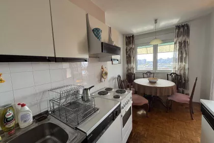 Jurija Gagarina bb | 4zida.rs