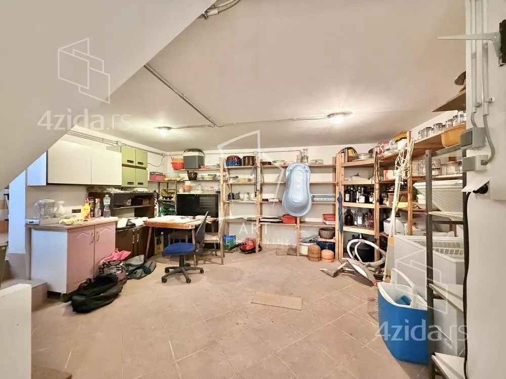 Petosoban stan | 4zida