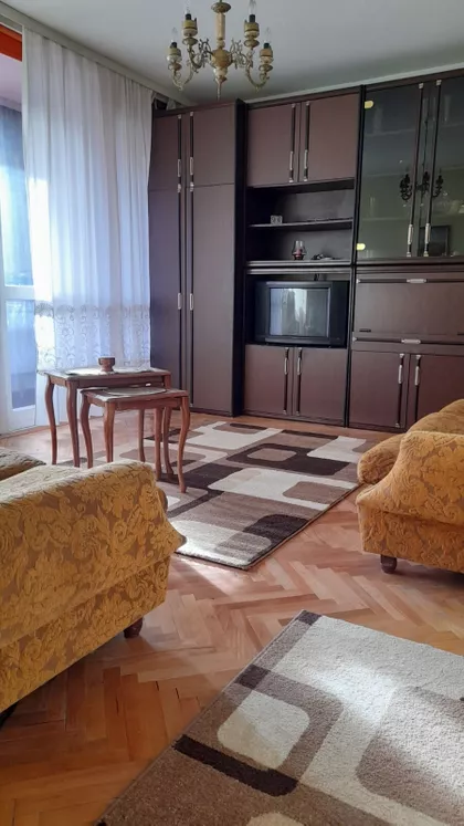 Petrarkina | 4zida.rs