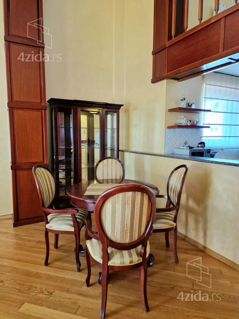 Petosoban stan | 4zida