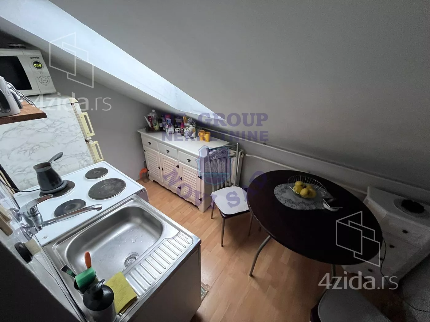 Jednoiposoban stan | 4zida