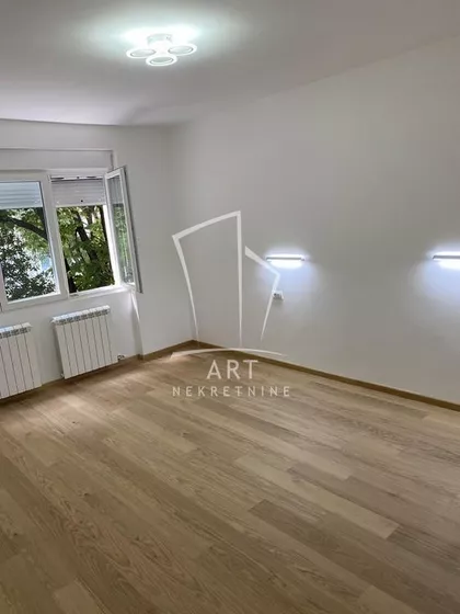 Poenkareova | 4zida.rs