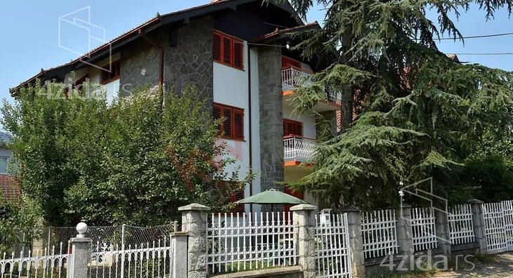 3-etažna kuća | 4zida
