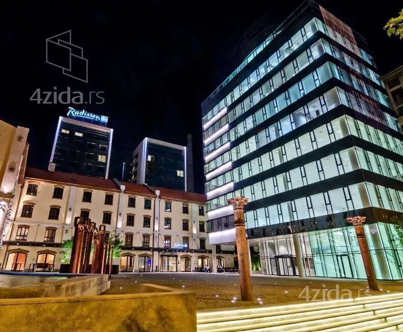 Poslovna zgrada | 4zida