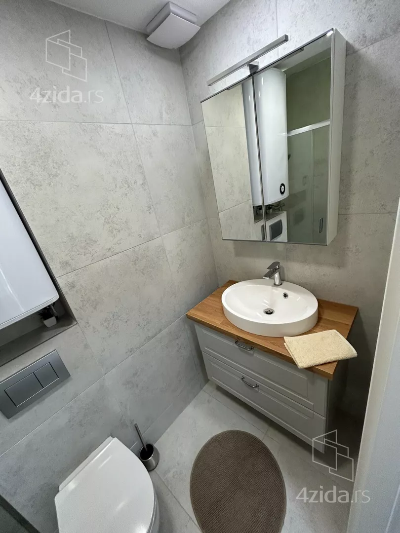 Četvoroiposoban stan | 4zida