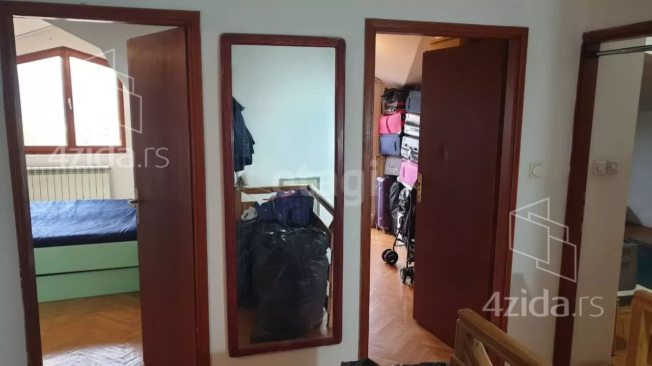 Šestosoban stan | 4zida