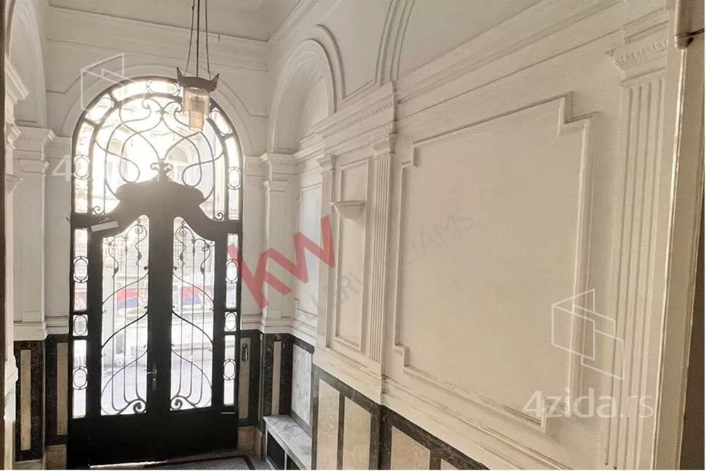 Šestosoban stan | 4zida