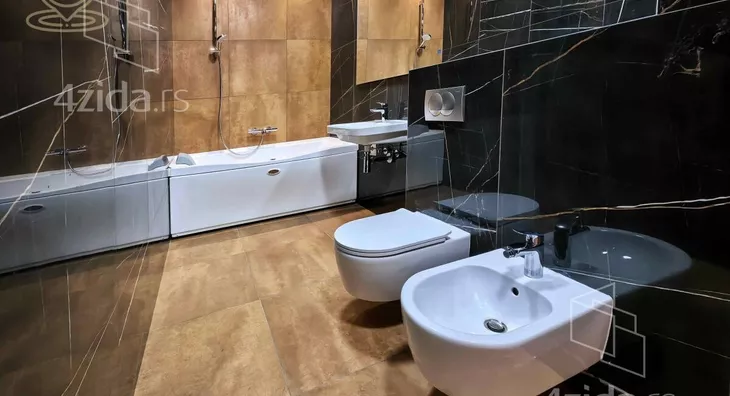 Četvoroiposoban stan | 4zida