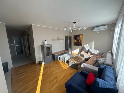 Mala Amerika | 4zida.rs