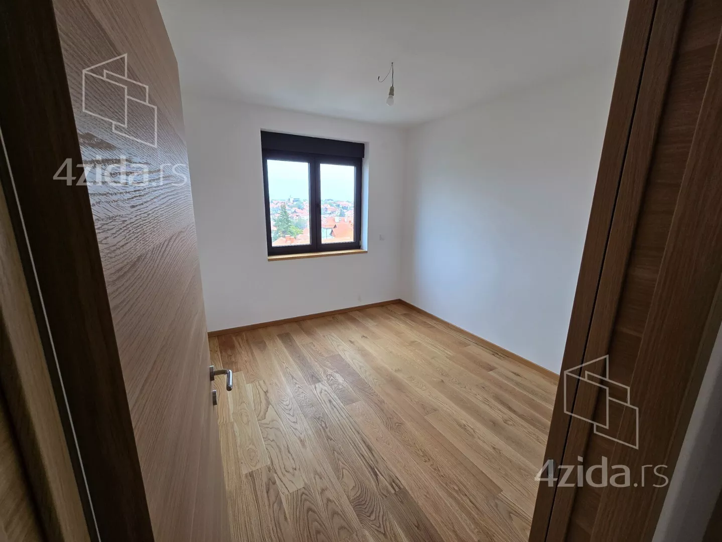 Četvoroiposoban stan | 4zida