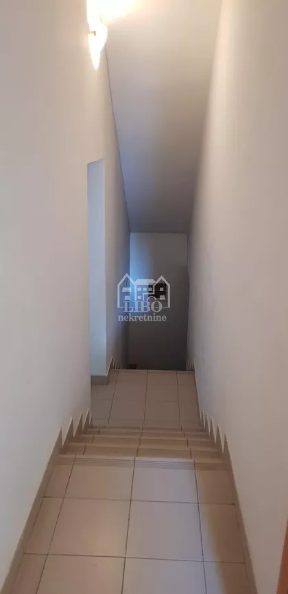 Dom Zdravlja | 4zida.rs