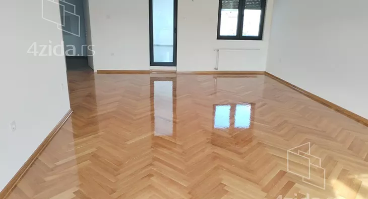 Četvoroiposoban stan | 4zida