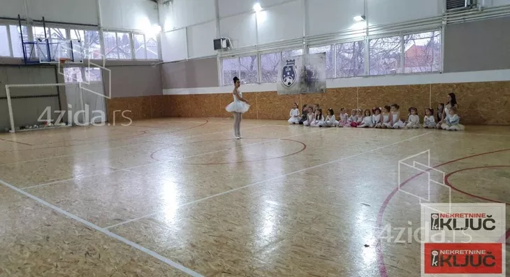 Lokal | 4zida