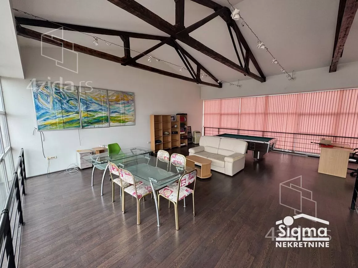 Poslovna zgrada | 4zida