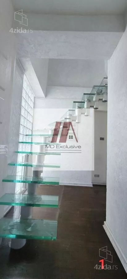 Četvoroiposoban stan | 4zida