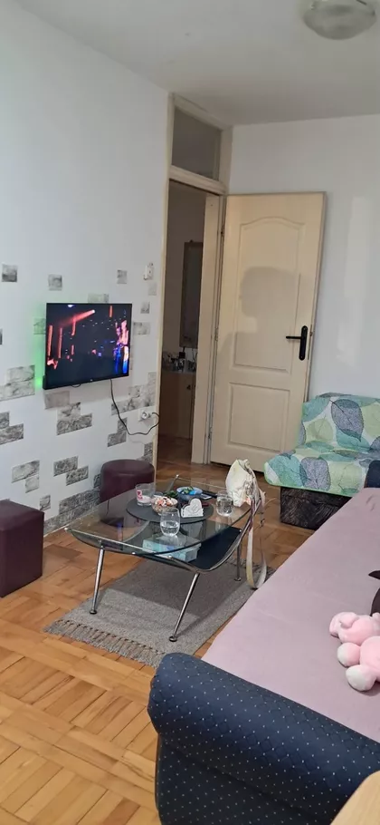 Trg Pavla Stojkovića | 4zida.rs
