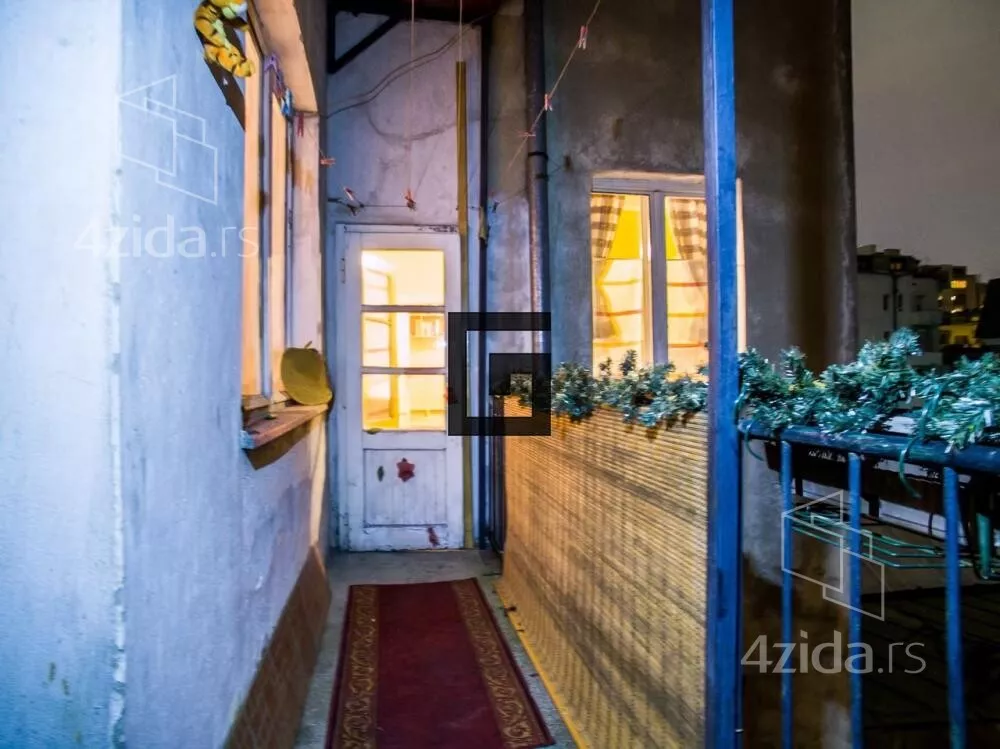 Troiposoban stan | 4zida
