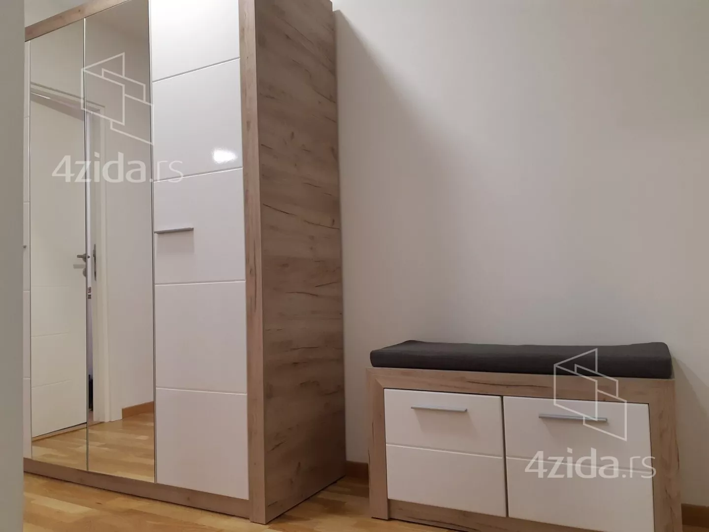 Jednoiposoban stan | 4zida