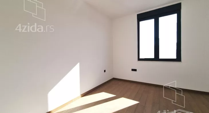 Četvoroiposoban stan | 4zida