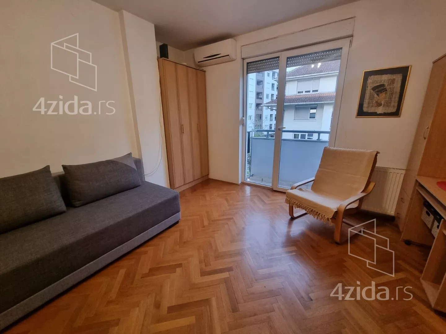 Jednoiposoban stan | 4zida