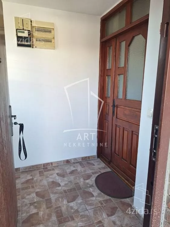 Četvoroiposoban stan | 4zida