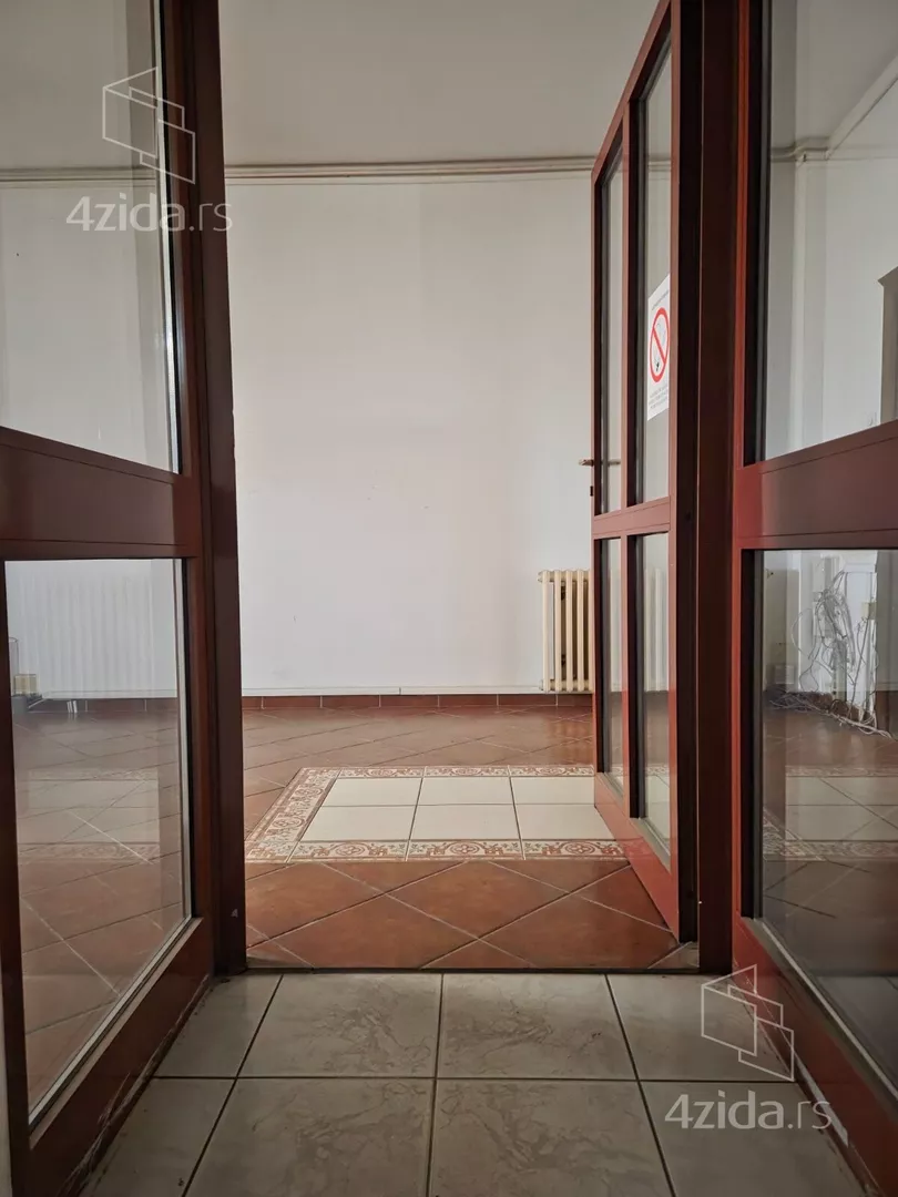 Šestosoban stan | 4zida